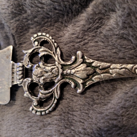 Ornate Solid 83.3% Silver Repousse Dutch Cake Serving Spoon Knife 10.5" - Picture 9 of 14